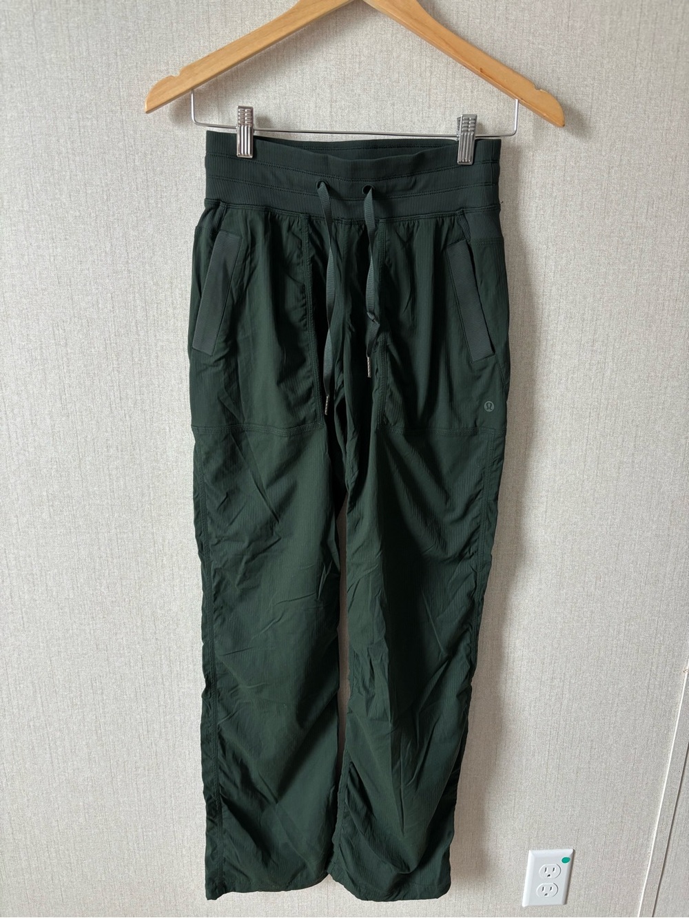 lululemon athletica Dark Green Women’s Athletic Pants - Picture 3 of 4